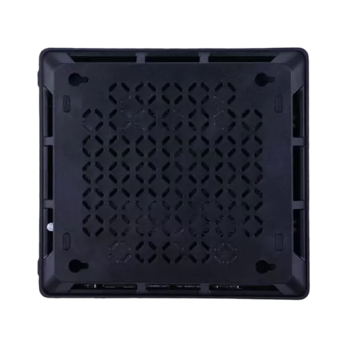 Seeed Studio reComputer J4011 Jetson Orin NX 8GB alttan görünüm, hava dolaşımı için tasarlanmış taban